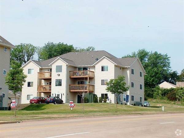 Building Photo - 4600 Grand Ave