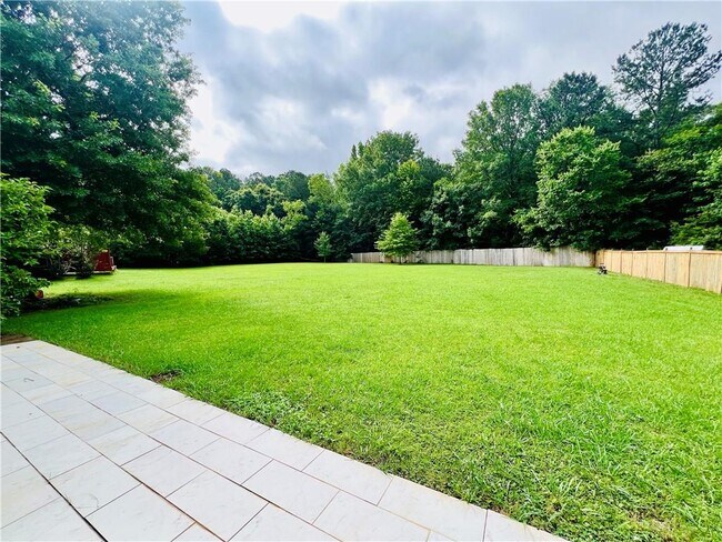 Building Photo - 391 Bass Way NW
