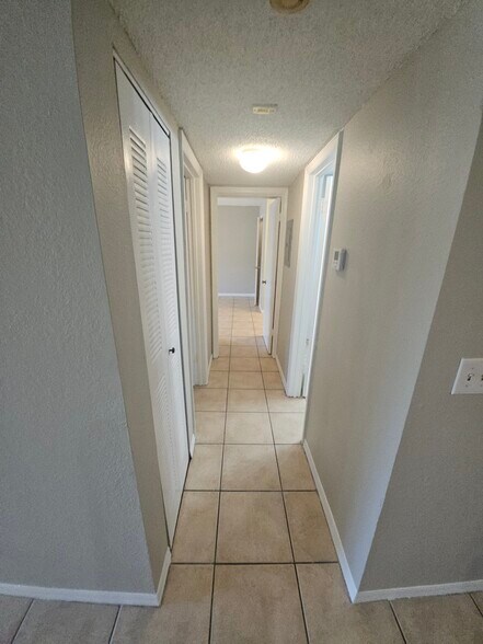 Building Photo - 4658 Commander Dr