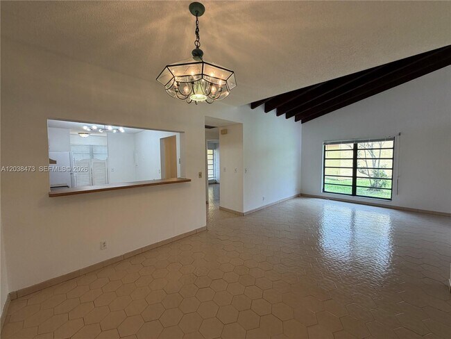 Building Photo - 1540 NW 93rd Ave