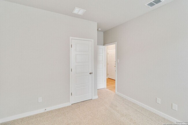 Building Photo - 105 Gunner Rd