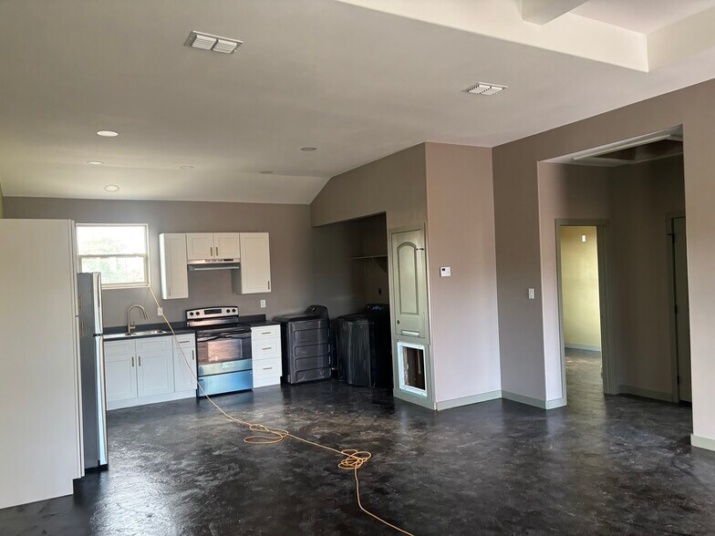 Building Photo - 3246 Meadow Ln