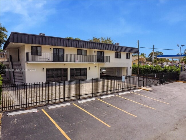 Building Photo - 5980 SW 40th Ave