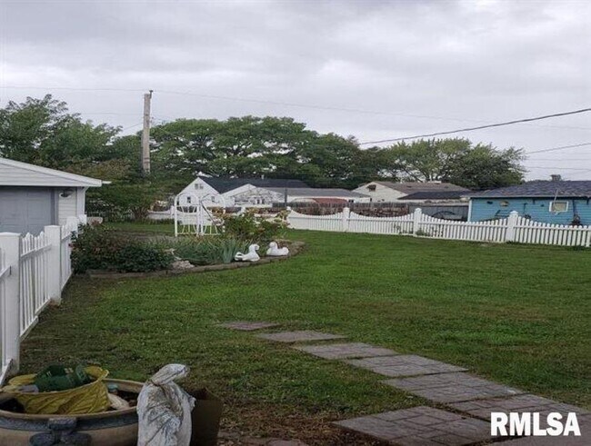 Building Photo - 2330 45th St