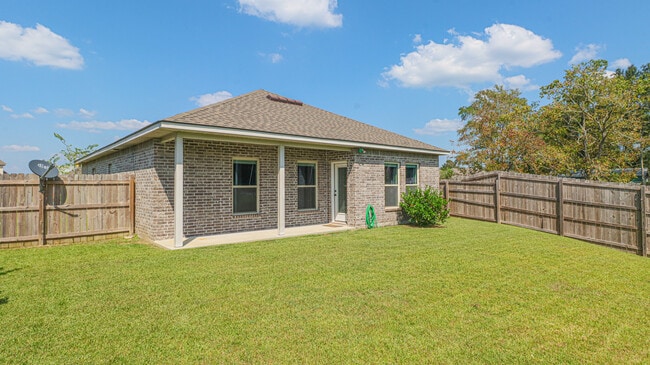 Building Photo - 15063 Baylor Ave