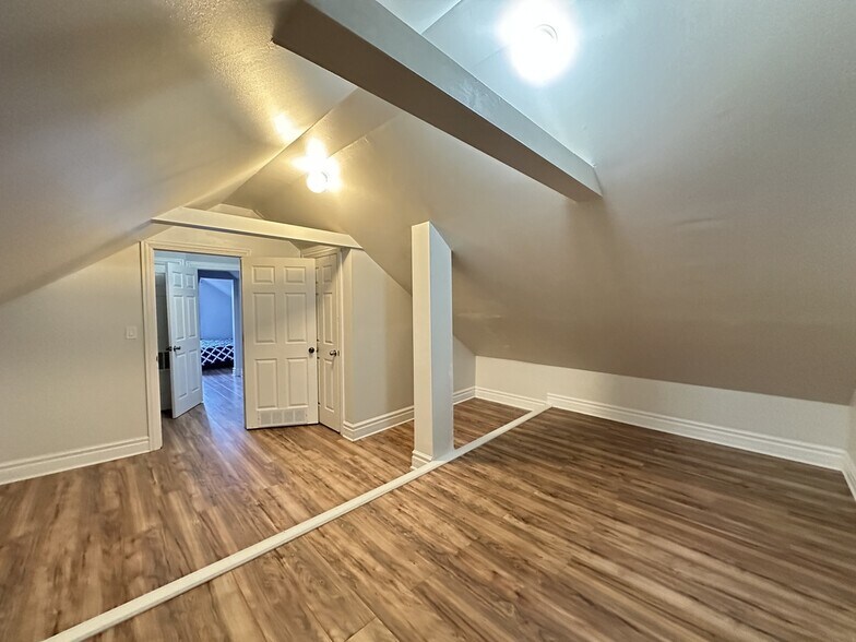 Building Photo - 723 N Elizabeth St