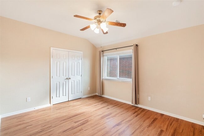 Building Photo - 16622 Dover Mills Dr