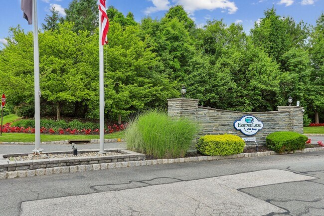 Building Photo - 41 Burlington Ct