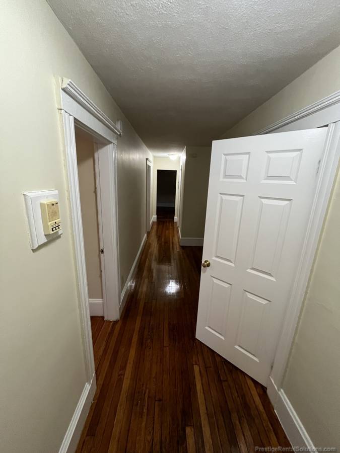 Building Photo - 146 Chiswick Rd