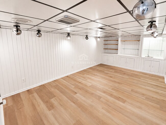 Building Photo - 302 N Pershing Ave