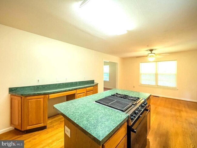 Building Photo - 7701 Croom Rd