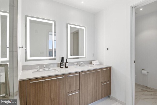 Building Photo - 1201 N Royal St