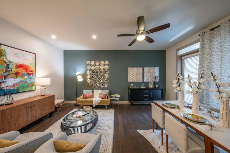 Building Photo - 3551 Wilshire Wy