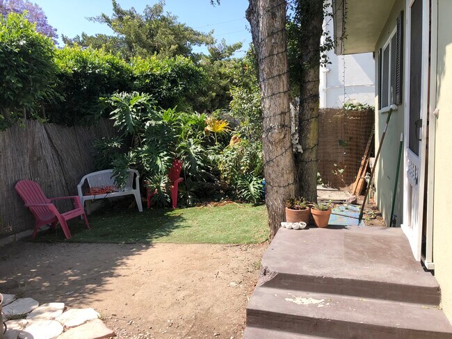Building Photo - 1240 Tamarind Ave