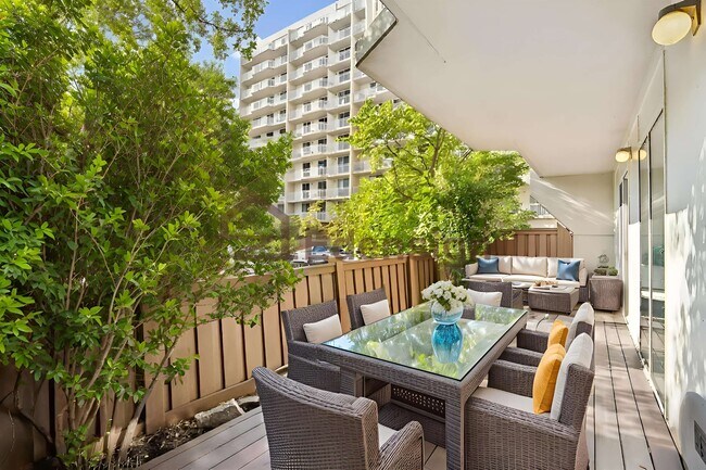 Primary Photo - 1077 RIVER Rd