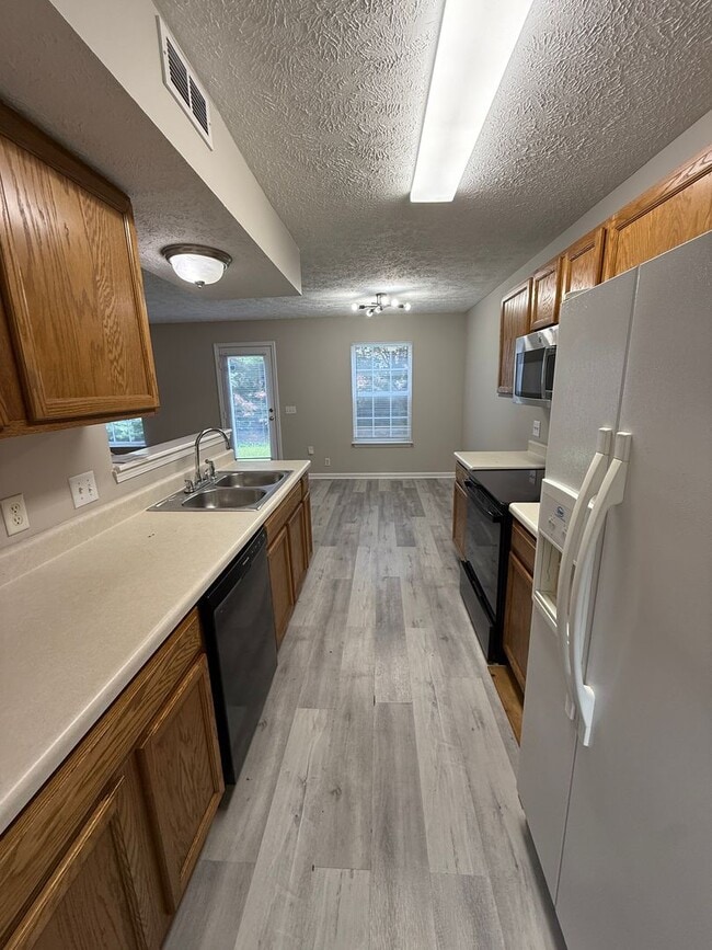 Building Photo - 272 Indian Park Dr