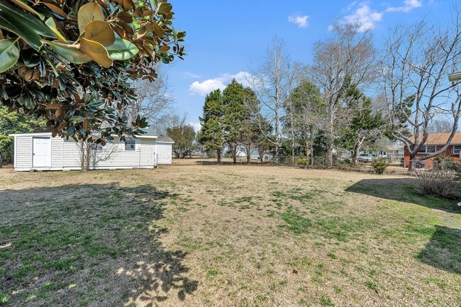 Building Photo - 306 Glancy St