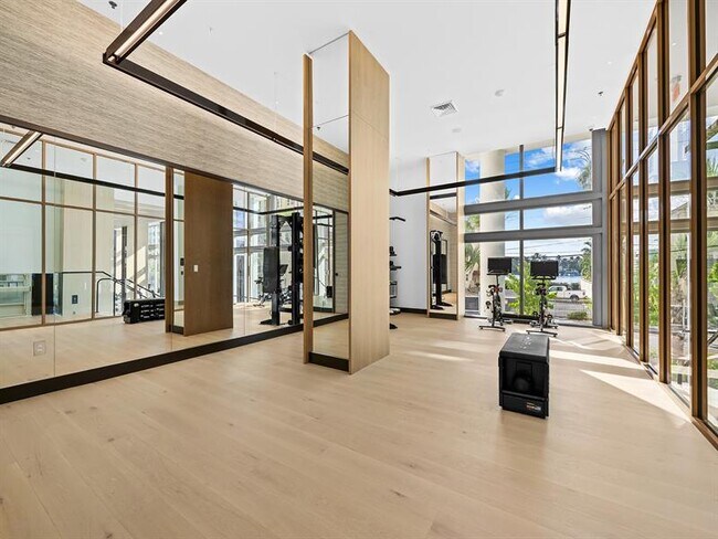 Building Photo - 153 N Seabreeze Blvd