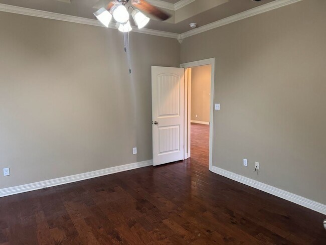 Building Photo - 508 Brompton Ln