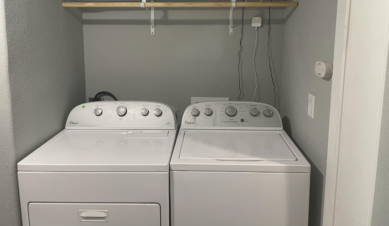 Building Photo - 427 E Southcross