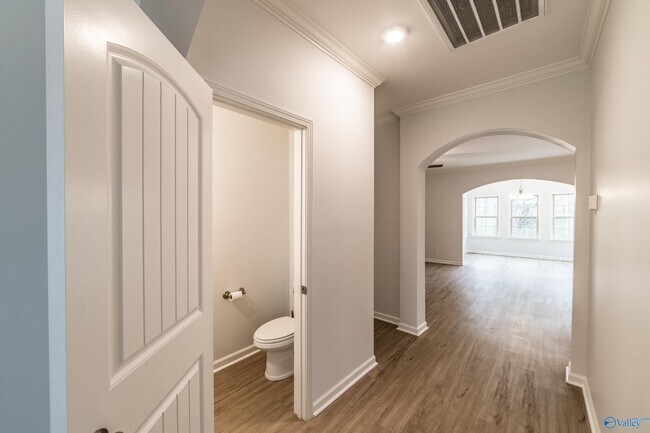 Building Photo - 15036 Lakeside Trail SW