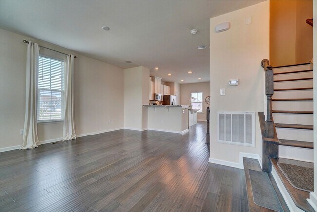 Building Photo - READY 08-17-26l!! A 3-Bedroom Townhome w/Garage in Culpepper Landing! Community Pool, Dog Park, P...