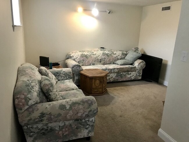 Building Photo - 308 Moody St