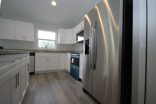 Building Photo - GORGEOUS 3 Bedroom, 2 Bathroom Home in Dun...