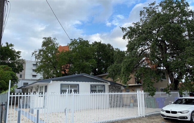 Primary Photo - 365 NE 55th Terrace