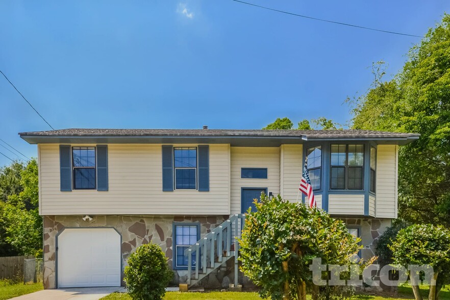 Primary Photo - 2053 Stablewood Cove