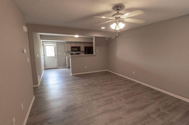 Building Photo - 4001 Snowy Owl Dr