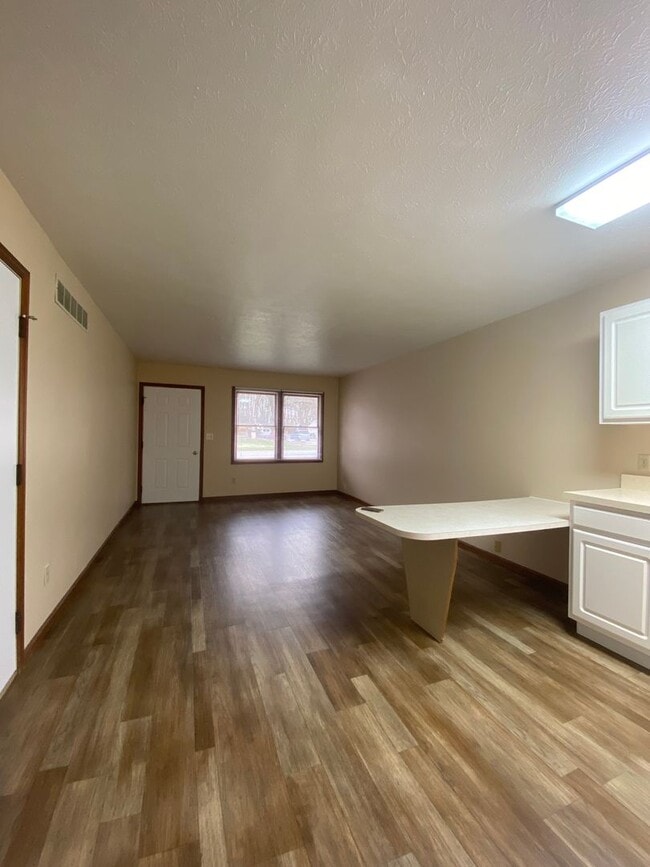 Building Photo - 1007 Zollinger Rd