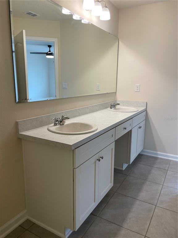 Building Photo - 159 Redbud Rd