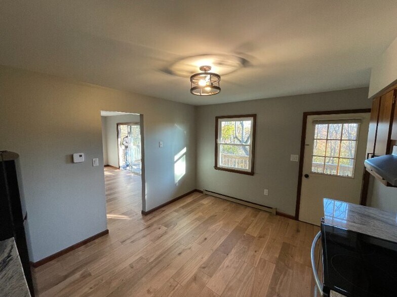 Building Photo - 10 Edgewood Terrace