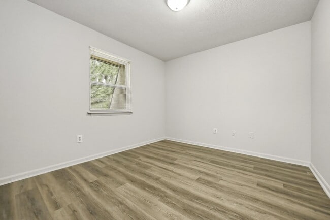 Building Photo - 8665 N Anna Way