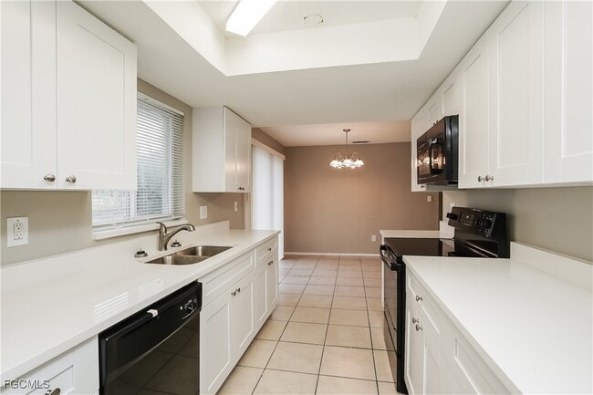 Building Photo - 19 Kingsman Cir