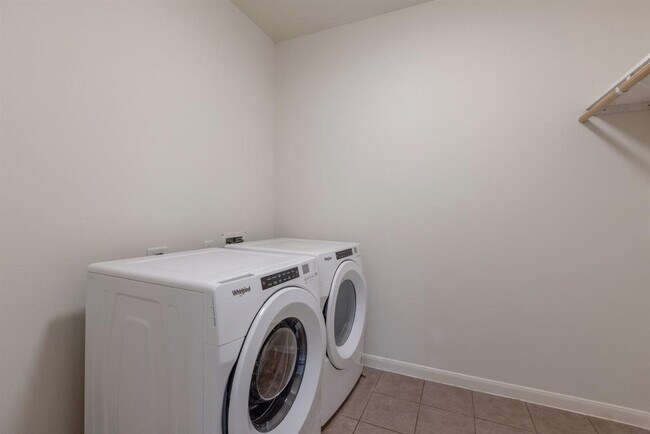 Building Photo - 2712 Park Falls Dr