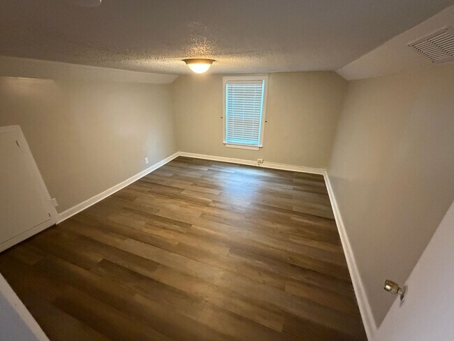 Building Photo - Updated 3BR Home with Office & Large Decks in Haw River