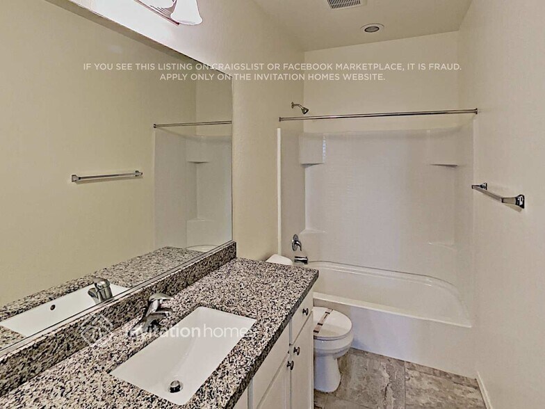 Building Photo - 658 N Sparrow Ct