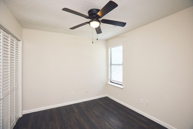 Building Photo - Stylish 3-Bedroom Home with Bonus Space an...