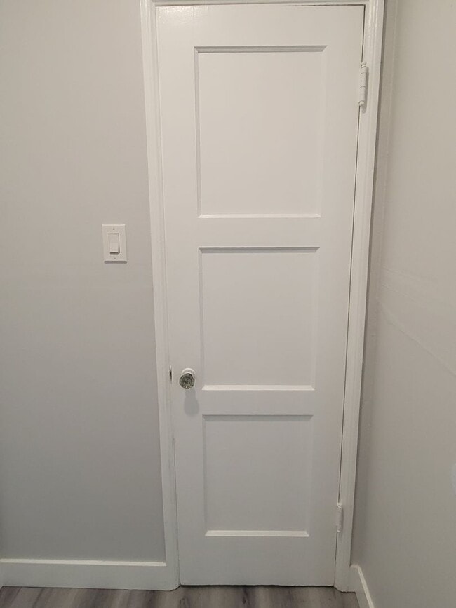 Building Photo - Completely Remodeled 1 bedroom 1 bath in D...