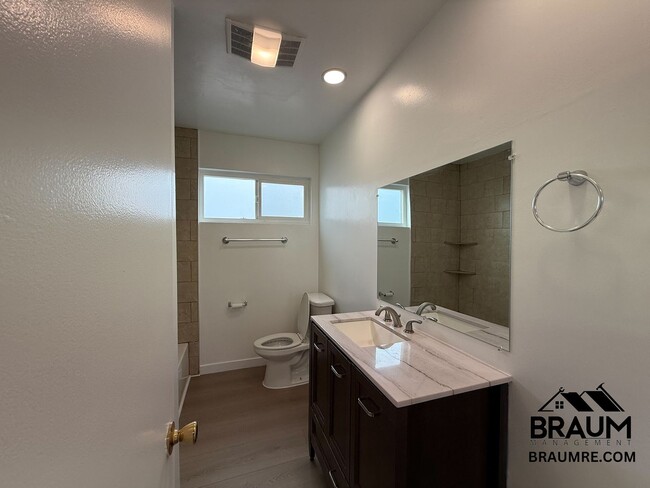 Building Photo - 6041 Whitsett Ave