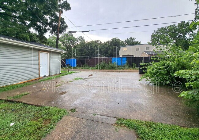 Building Photo - 2713 Rodman St