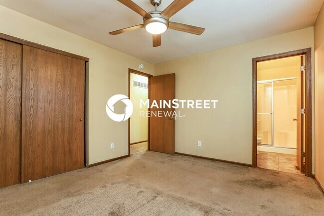 Building Photo - 3 Bedroom Pet-Friendly Home in O'Fallon, MO with Main Street Renewal