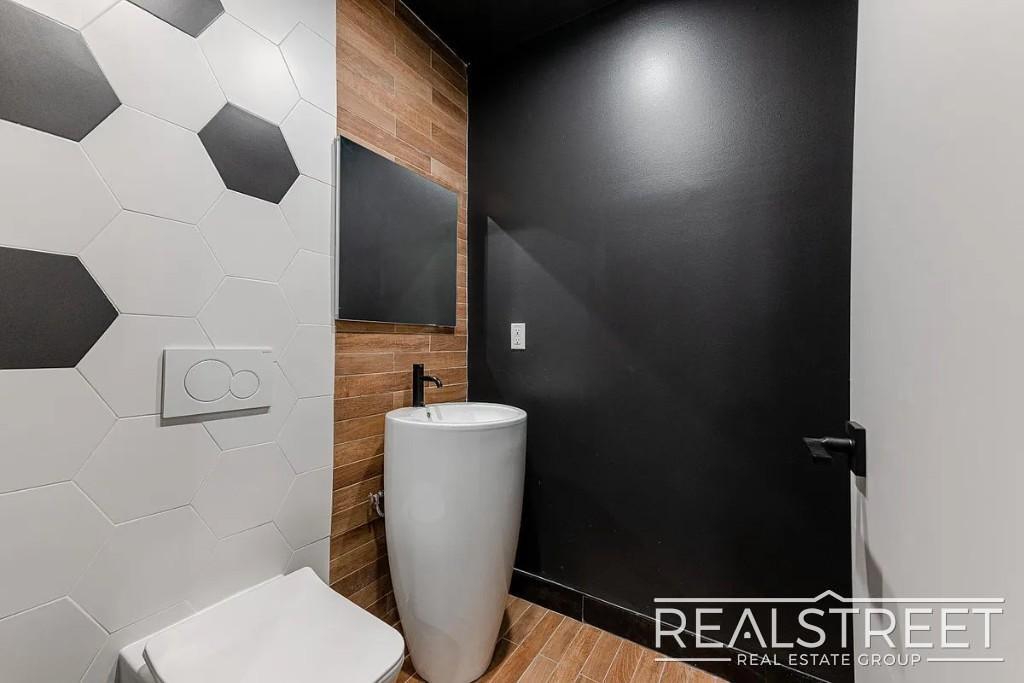 Building Photo - Rutland Road