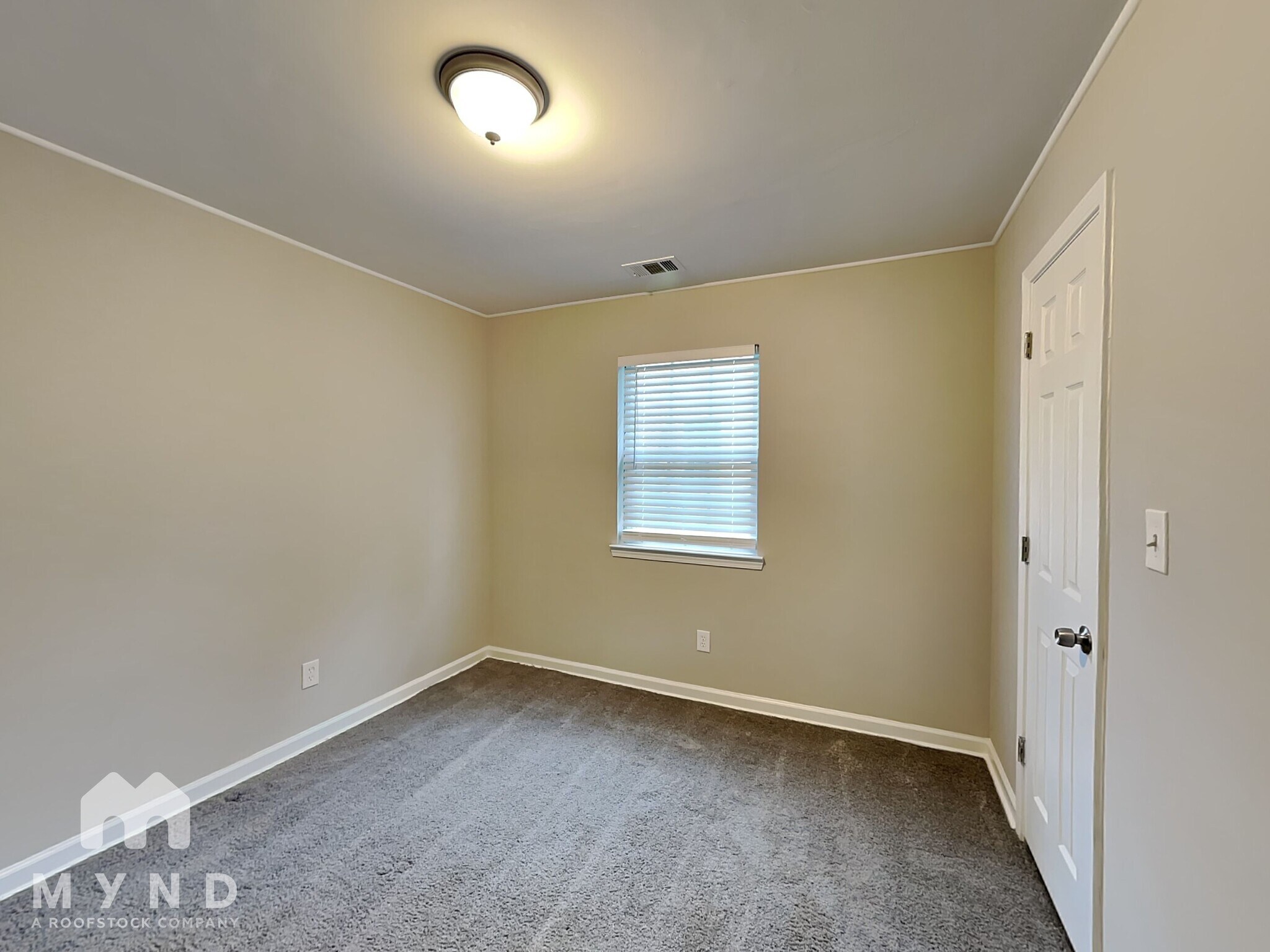 Building Photo - 129 Poplar Pointe Terrace