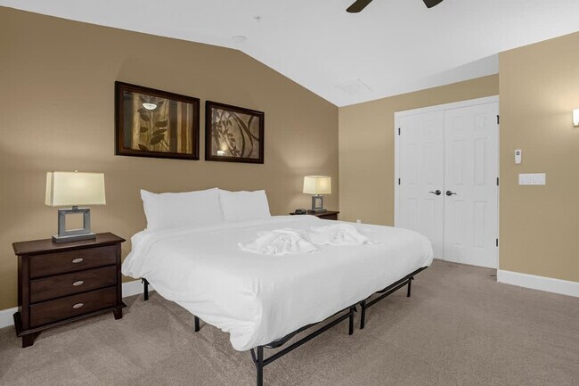 Building Photo - 14590 Damai Ln