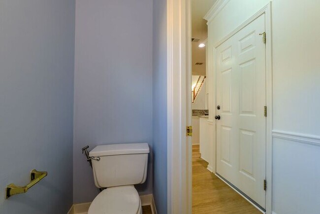 Building Photo - 3890 Cherry Ridge Walk