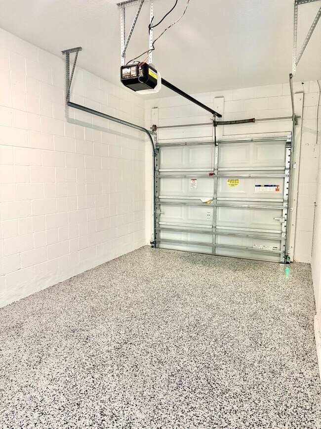 Building Photo - Riverside living redefined - 3Bedrooms/2.5Baths newly built townhome in Edgewater!