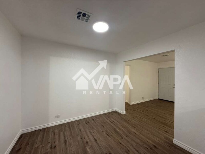 Building Photo - 231 Middlebury Dr